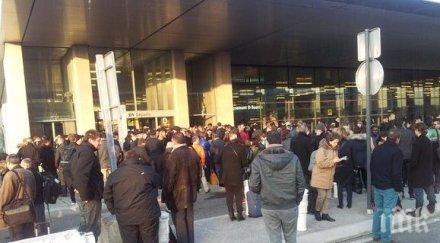 800 остават блокирани летището брюксел