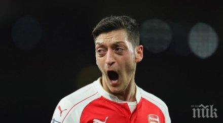 йозил отхвърли слуховете напусне арсенал