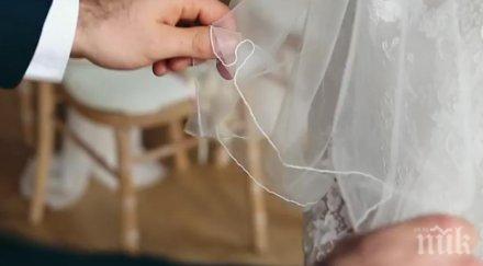 стоят олтара мъжът повдига булото булката бях шокирана