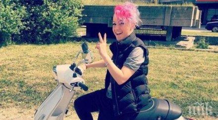 лорийн похвали поли генова