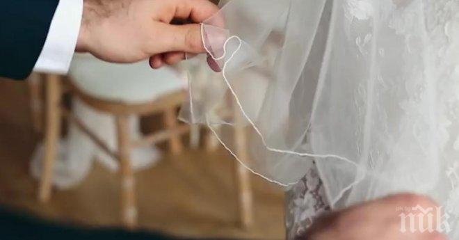 Те стоят пред олтара. Но когато мъжът повдига булото на булката, бях шокирана!