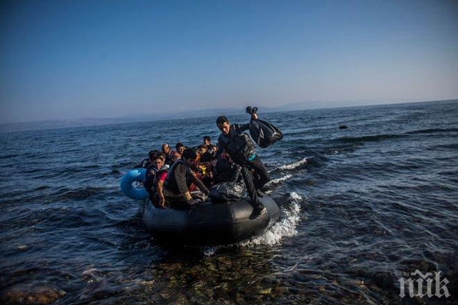Италианската брегова охрана е спасила 14 мигранти край бреговете на Гърция