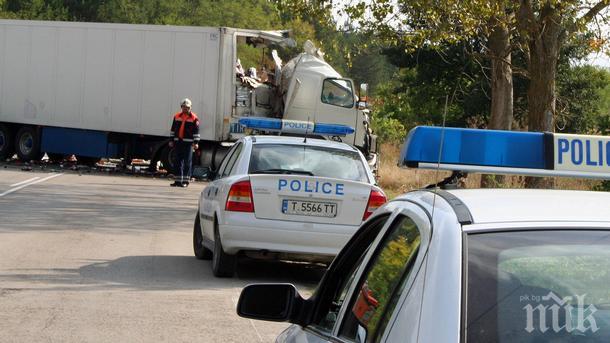 Пътят Русе – Бяла позеленя при катастрофа между микробус и ТИР