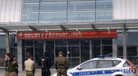 летище модлин заплаха открита