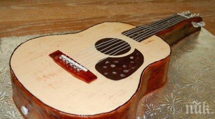 мислиш китара истинска почакай видиш направена успешно заблуждава