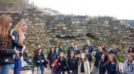 ученици мериха сили традиционното франкофонско рали