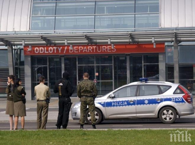 На летище „Модлин“ заплаха не е открита