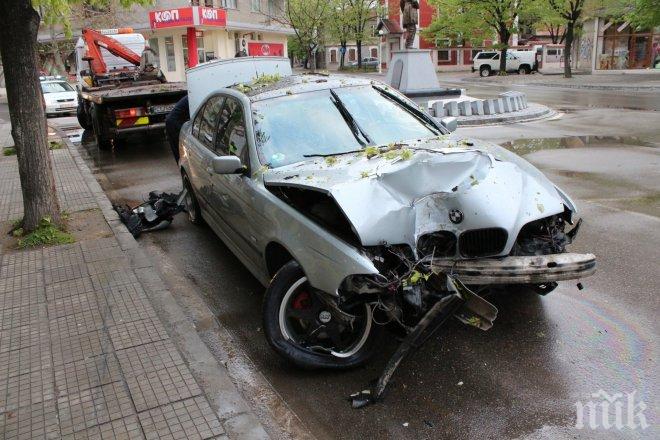 Трима души са пострадали при катастрофа на пътя между градовете Борово и Две могили
