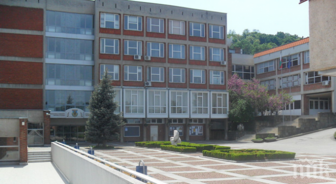 1000 работни места за млади хора предлага ВТУ