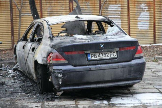 Мъже изпотрошиха стъклата на десетина коли в Люлин (снимка)