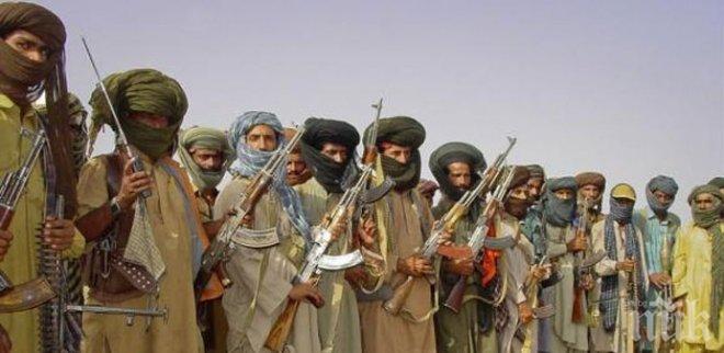 Стотици крайни мюсюлмани влязоха в сблъсъци с полицията пред парламента на Пакистан
