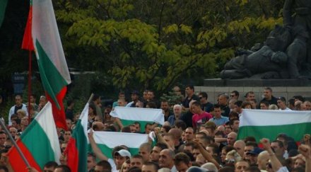 6000 пловдив съединиха масовия протест евн снимки