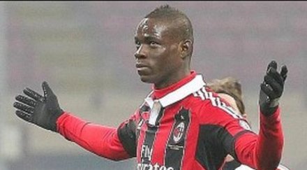 супер марио отново герой милан росонерите влязоха тройката