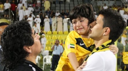 агуеро посвети сина головете лийдс