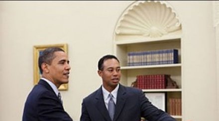 обама играе голф тайгър уудс