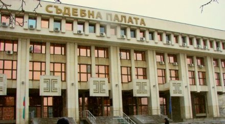 бургаската просвета брани учителка душила дете