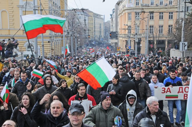  Линч за депутат от Атака на протеста във Враца