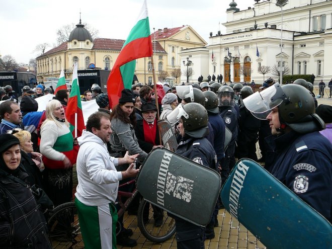 Ройтерс: ГЕРБ губи доверие заради корупция и липса на реформи