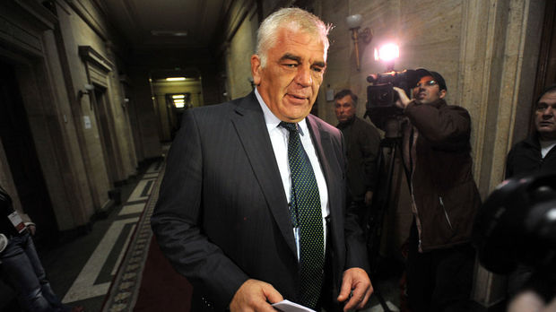 Ваньо Танов няма да подава оставка заради Дянков