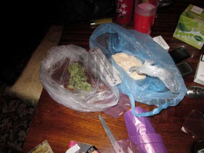 Заловиха мъж с дрога, опитал да я глътне