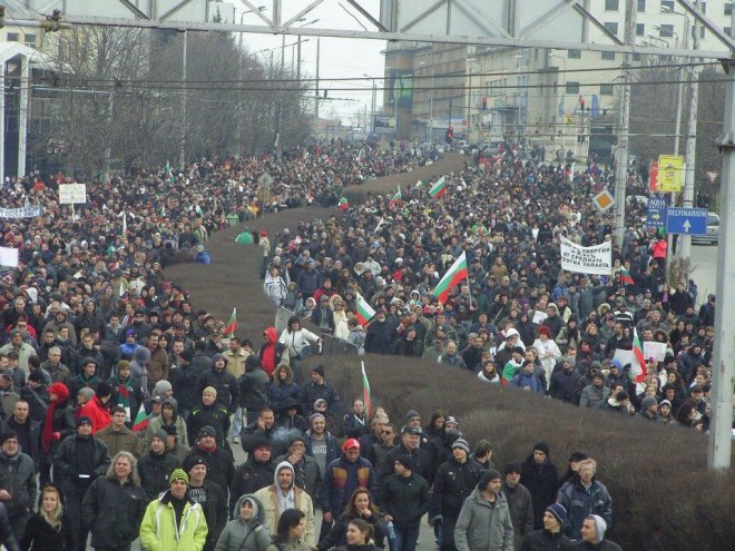 Революция в 35 български града!