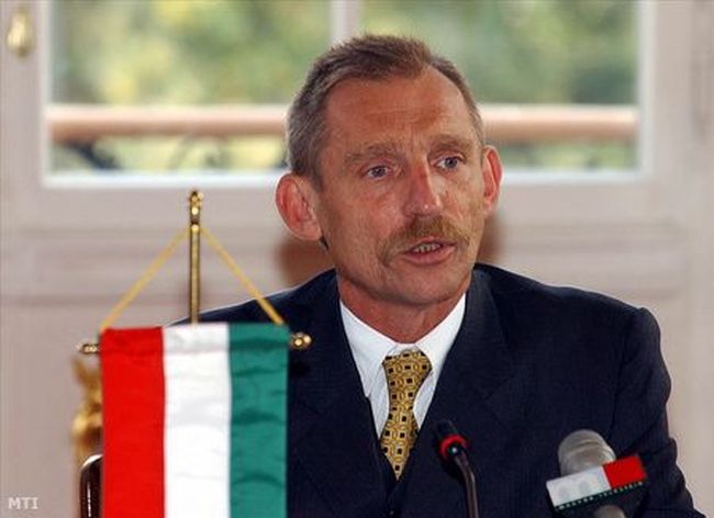 Унгарското МВР не знае Бойко да е крал коли в Будапеща