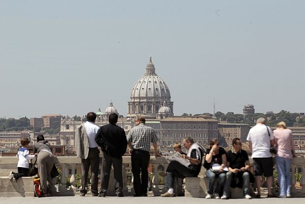 Мощен трус разтресе Рим 