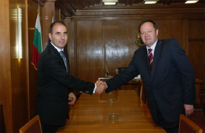 БСП иска преговори с ГЕРБ заради протестите