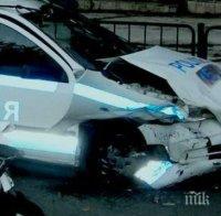 Бус удари патрулка в Благоевград