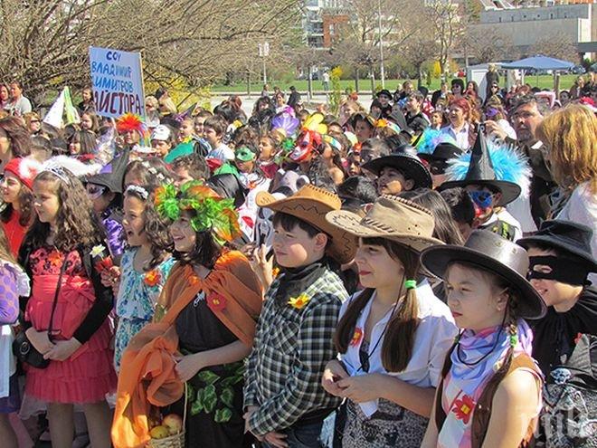 300 деца ще дефилират с костюми на пролетния фестивал в Кърджали