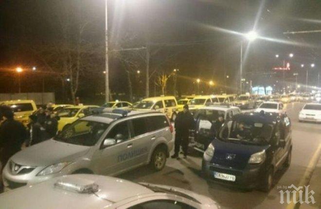 Депутатите приеха на първо четене закона за такситата
