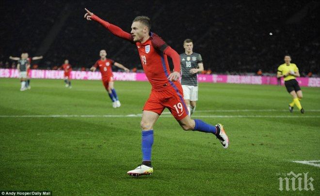 Синът на Рууни поискал да му купят фланелка с името на Варди