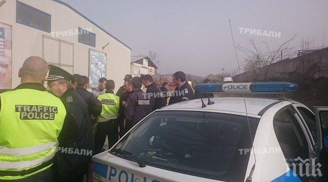 ПИК TV: Арестуваните полицаи са вербували студент да продава дрога