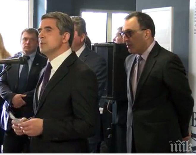 ПИК TV: Трима президенти откриха обновената колекционна зала в НВИМ