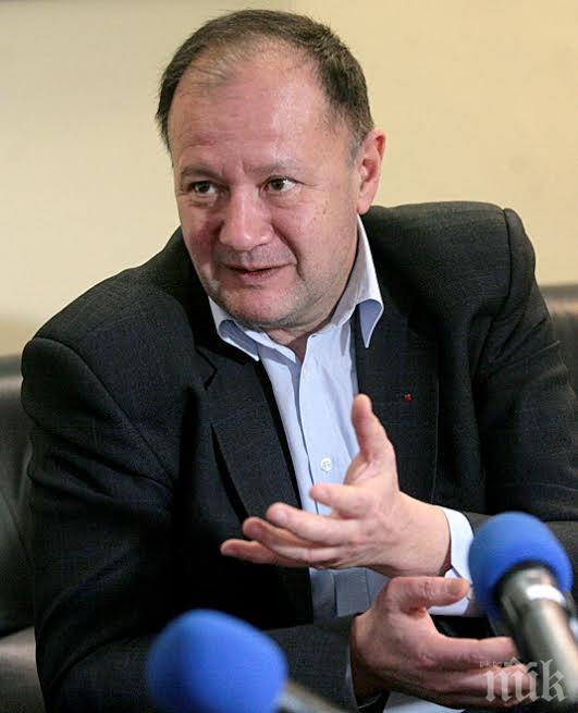 Миков: 25 години след приемането на Конституцията ни, равносметката не е радостна  