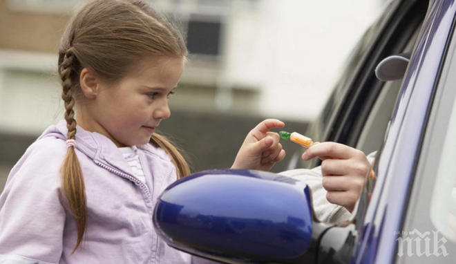 Непознат мъж се приближи към малко момиче и го викна, но нейният отговор спаси живота й!