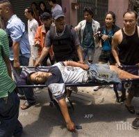 Трима души загинаха при катастрофа между автобус и влак в Тайланд