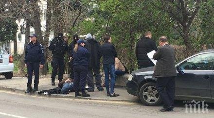 сгс закопчаните софийски полицаи остават ареста