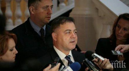 пик ненчев имаме приблизително изправни миг