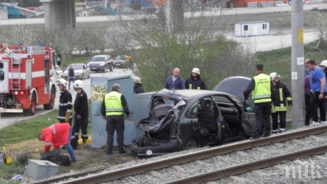 Бащата и детето от катастрофата на прелез са с опасност за живота