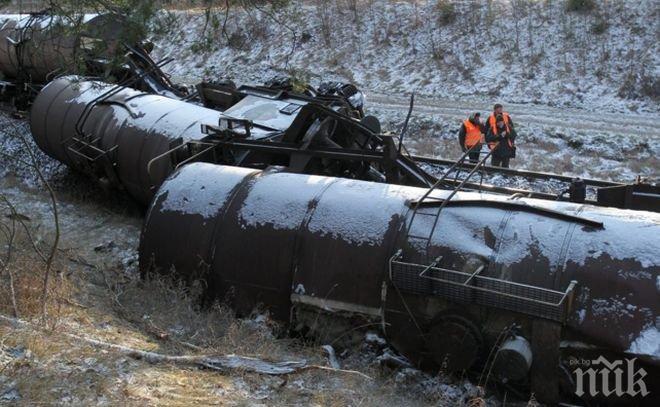 Двама души са загинали при дерайлирането на влак край Филаделфия