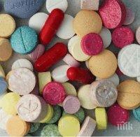 Гърци купуват екстази в Кърджали! Три жени са арестувани, едната ухапа полицай