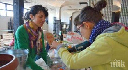 дизайнери показаха стари вещи превръщат предмети изкуството