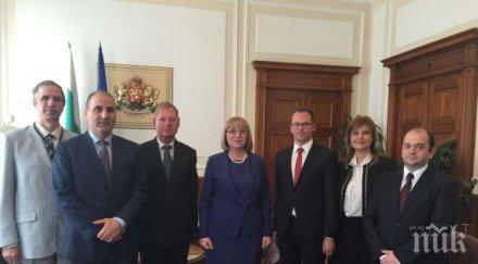 новият представител конрад аденауер българия торстен гайслер посети народното събрание покана герб