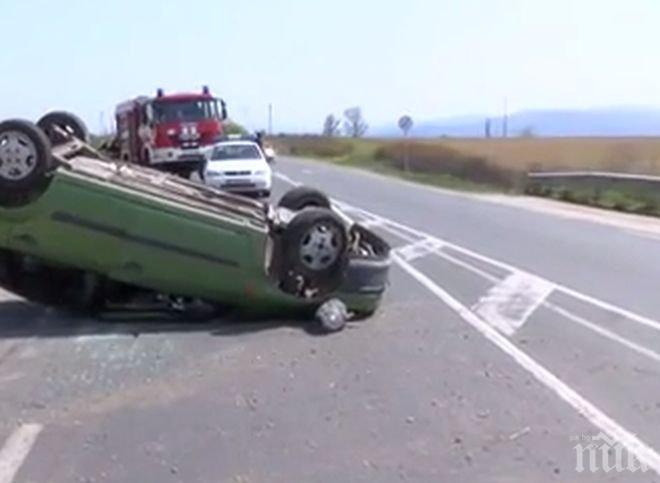 ПИК TV: Младеж се преобърна на пътя с Форд-а си