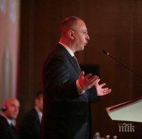 Станишев: Хвърлих ръкавицата на десните, сега топката е в техните ръце (снимки)