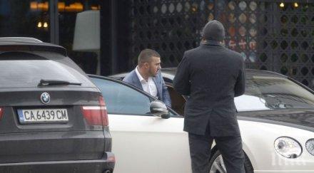 пик ретро синът миню стайков бентлита мерцедеси милиони папарашки снимки