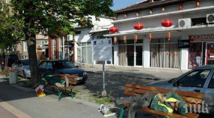 интернет пуснаха снимки спящи работници чистота минути уволниха