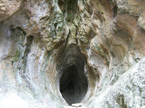 Реплика на пещерата Ласко отваля врати