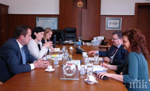 Главният прокурор Сотир Цацаров се срещна с еврокомисаря по правосъдието
